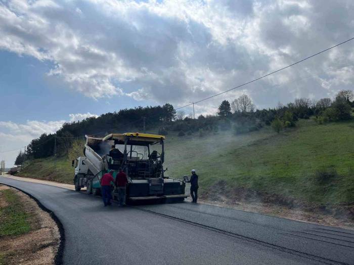İlyasbey Köyünün Yolu Sıcak Asfalt Oldu