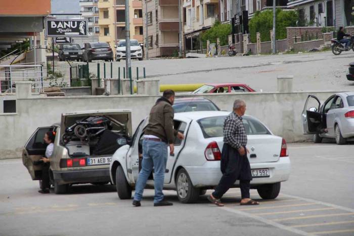 Deprem Bölgesi Hatay’da Bayram Yoğunluğu, Yakınlarına Destek İçin Geldiler