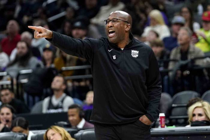 Nba’de Yılın Başantrenörü Mike Brown Seçildi
