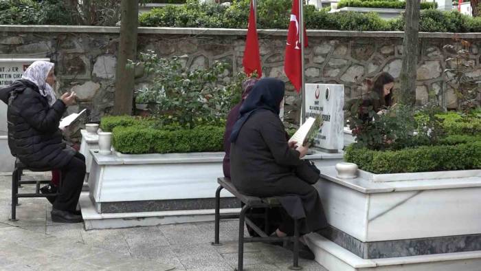 Bayram Öncesi Şehitliklerde Hüzün