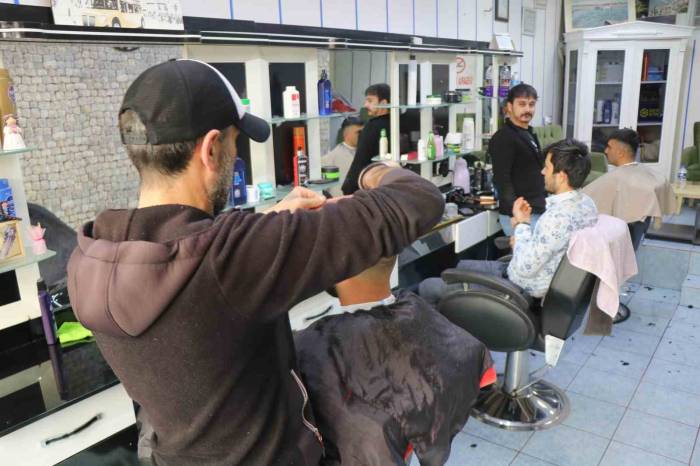 Berberlerde Bayram Mesaisi