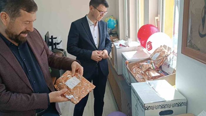 Sındırgı, Hatay’da Bayram Sofrasında Öğrenciler İle Bir Araya Gelecek