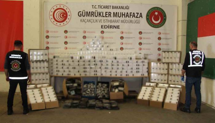 Kapıkule’den Giriş Yapan Tırda Milyonlarca Kaçak Malzeme Ele Geçirildi