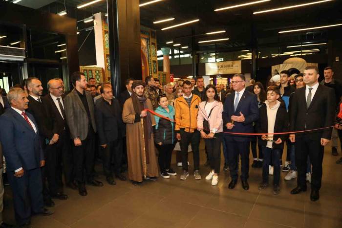 "altın Çağ’da Bilim" Sergisi Ziyarete Açıldı