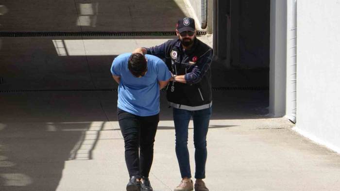 3 Kilo Uyuşturucuyla Yakalandı, "nişanlanacağım, Para Biriktiriyordum" Dedi