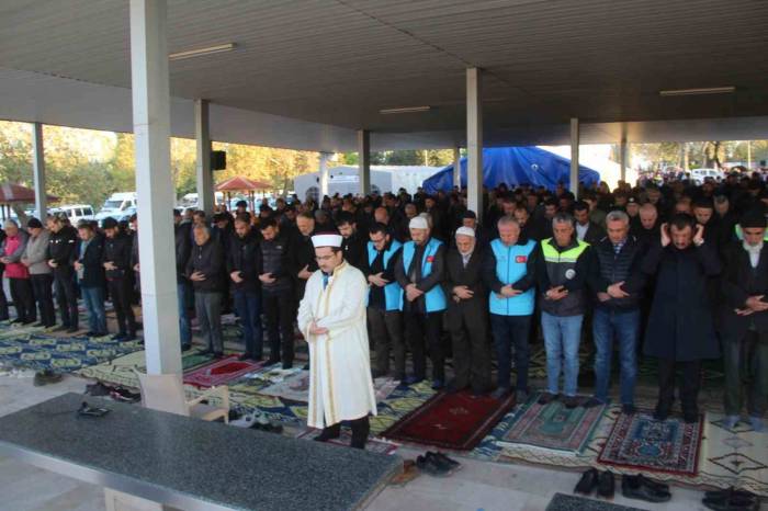 Deprem Bölgesi Malatya’da Buruk Ramazan Bayramı Sevinci