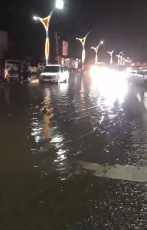 Bitlis’te Sağanak Yağış Sonrası Cadde Ve Sokaklar Dereye Döndü