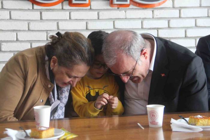 Vali Toraman, Depremzedelerle Bir Araya Geldi