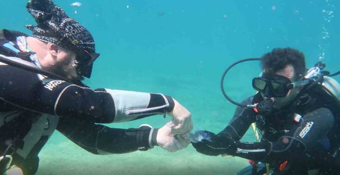 Fethiye’de Dalgıçlar Deniz Dibinde Bayramlaştı