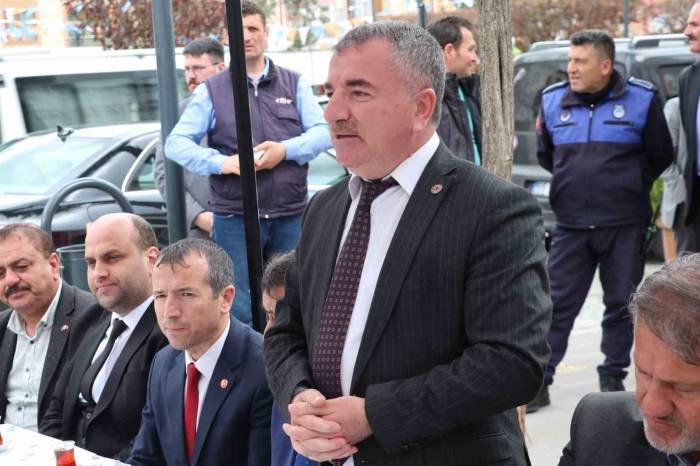 Başkan Özdemir: "deprem Felaketi Nedeniyle Buruk Bir Bayram Yaşıyoruz"