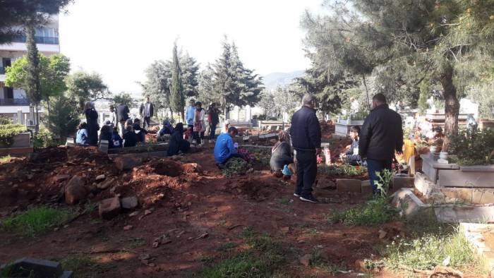 Deprem Bölgesinde En Acı Bayram