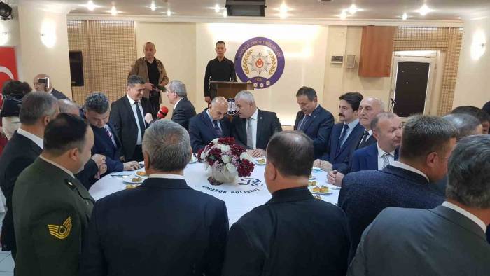 Karabük’te İl Protokolü Bayramlaştı