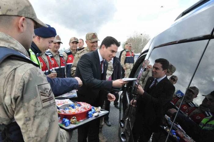 Kars Vali Vekili Tuna Polis Ve Jandarmanın Bayramlarını Kutladı