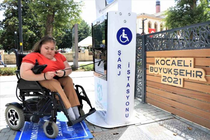 Şehir Hastanesine Akülü Şarj İstasyonu