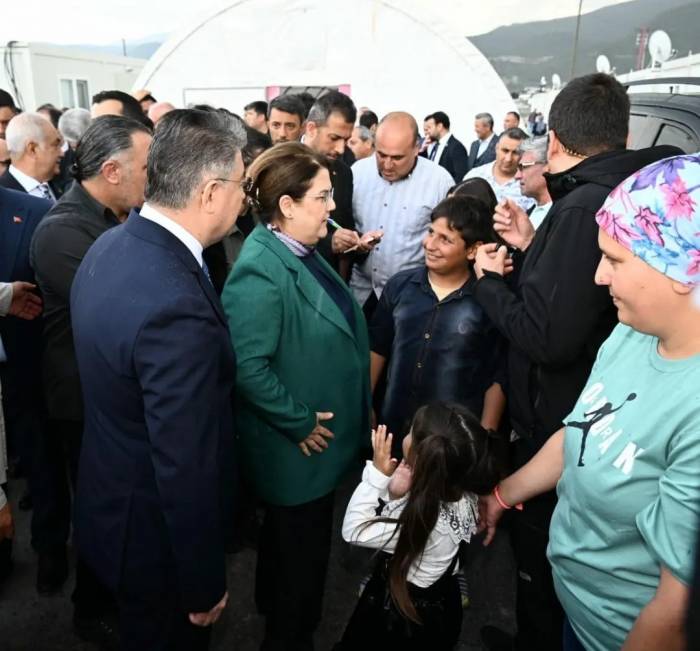 Bakanı Yanık: "bayramlaşmayı Önümüzdeki Yıl Vatandaşlarımızın Kalıcı Konutlarında Yapacağız"