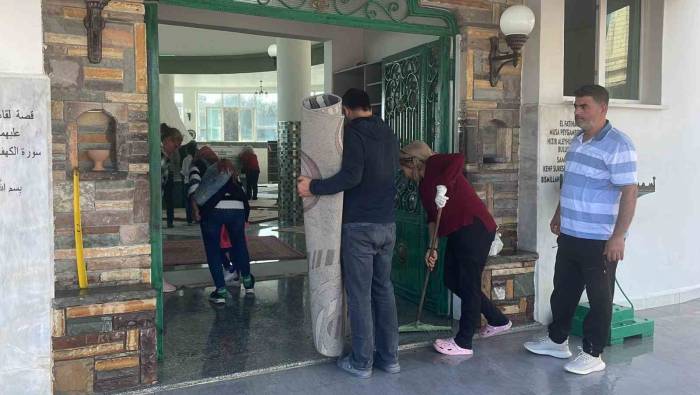 Bir Ayakkabı Tepkisi De Akşener Ve İmamoğlu’na