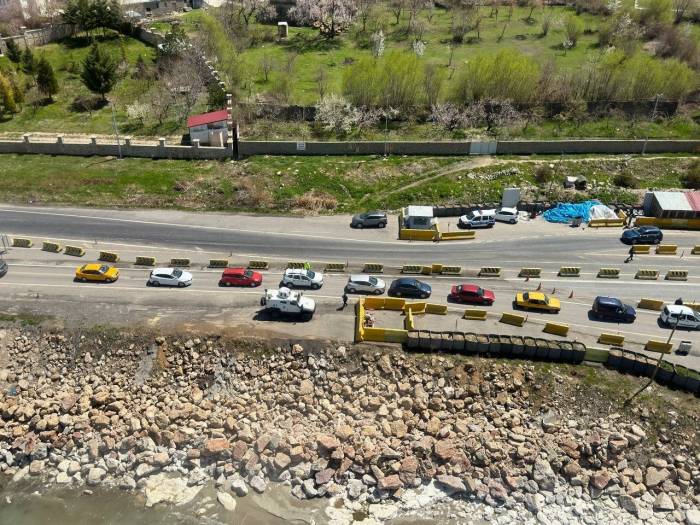 Van’da Bayramın İlk Günü Helikopterli Trafik Denetimi