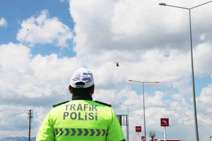 Ağrı’da Helikopter Destekli Trafik Denetimi Yapıldı