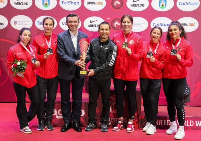Kadın Milli Güreş Takımı Avrupa İkincisi Oldu