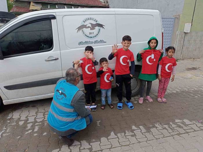 Gönüllü Havacılardan Miniklere 23 Nisan Hediyesi