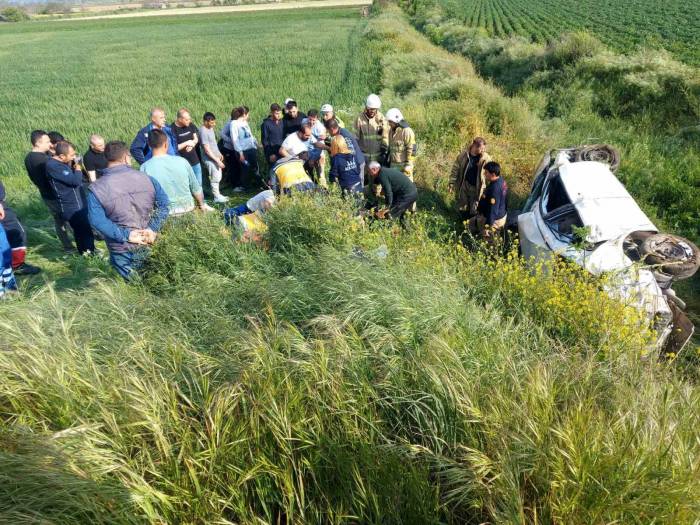 Otomobil Şarampole Yuvarlandı: 1 Ölü, 3 Yaralı