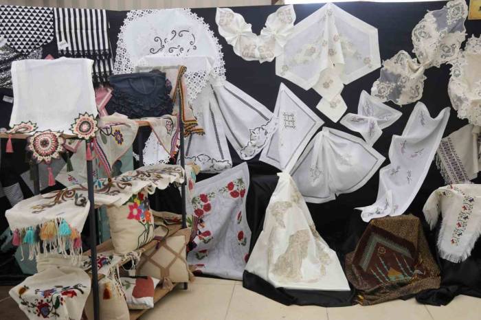 Kadınlar Baharın Gelişini El Emeği Göz Nuru Eserleriyle Karşılayacak