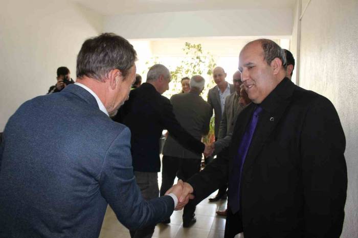 Kaymakam Ünal Ve Belediye Başkanı Şahin, Vatandaşlarla Bayramlaştı