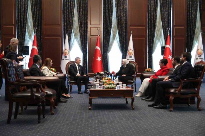 Ak Parti’de Siyasi Partiler Arası Bayramlaşma