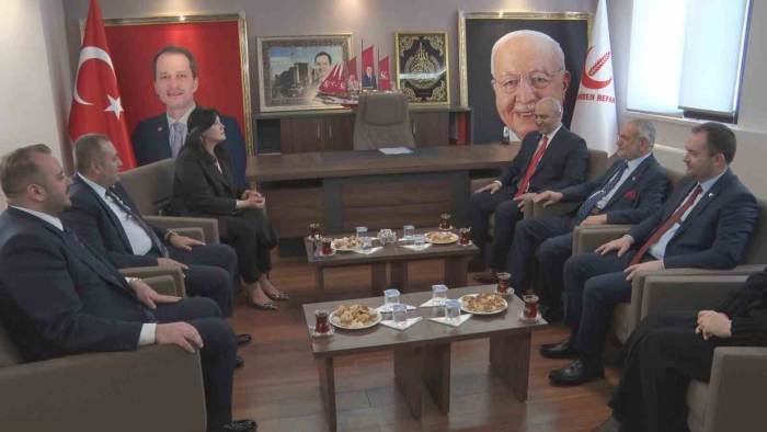 Siyasi Partilerden Yeniden Refah Partisi’ne Bayram Ziyareti