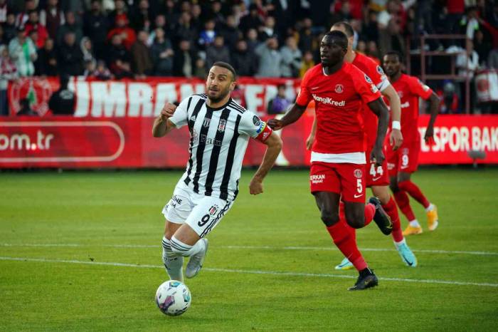 Spor Toto Süper Lig: Ümraniyespor: 0 - Beşiktaş: 1 (ilk Yarı)