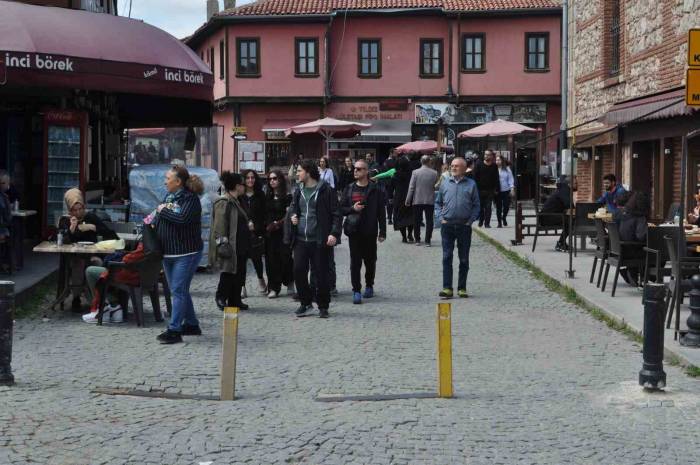 Tarihi Odunpazarı Evleri’nde Bayram Kalabalığı
