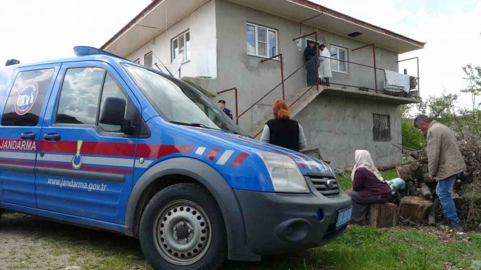 Yatalak Karısını Öldürdü Ardından İntihar Etti