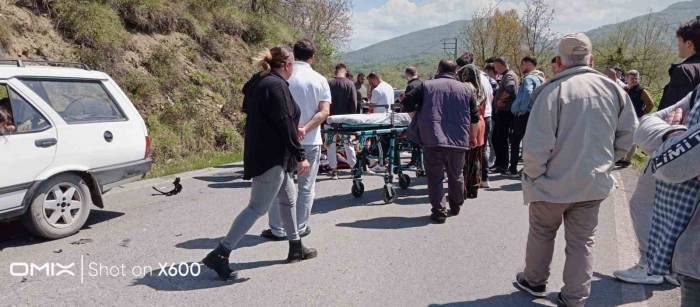 Alaplı’da Motosiklet Otomobille Çarpıştı: 2 Yaralı