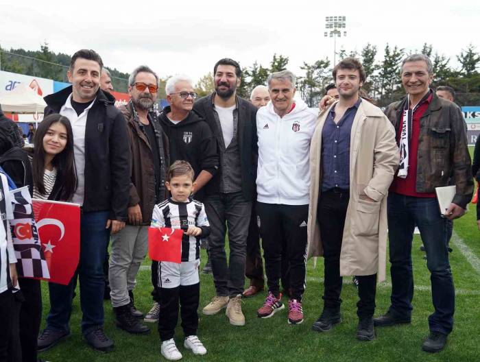 Beşiktaş Camiası, 23 Nisan’ı Aileleriyle Kutladı