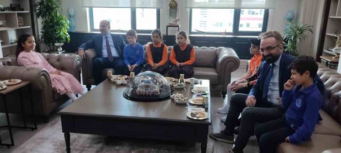 Emniyet Müdürü Aktaş, Koltuğunu Şehit Polis Mehmet Hüseyin Balta’nın Kızı, Feyza Balta’ya Devretti