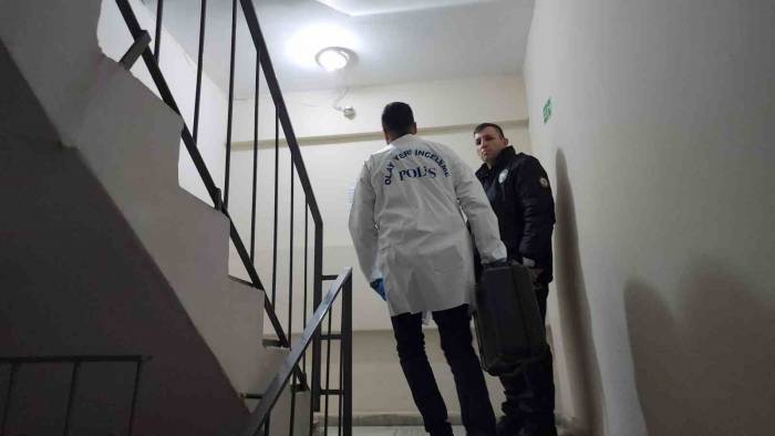Bayram Ziyareti Dönüşünde Merdivenlerden Düşerek Hayatını Kaybetti