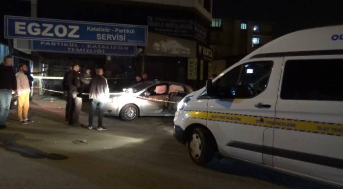 15 Yaşındaki Sürücü Park Halindeki Tıra Çarptı: 1 Ölü, 3 Yaralı