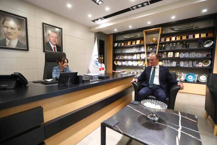 Başkan Örki Makamını Minik Elif’e Emanet Etti