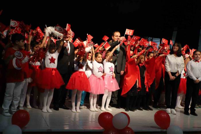 Hakkari’de 23 Nisan Coşkusu