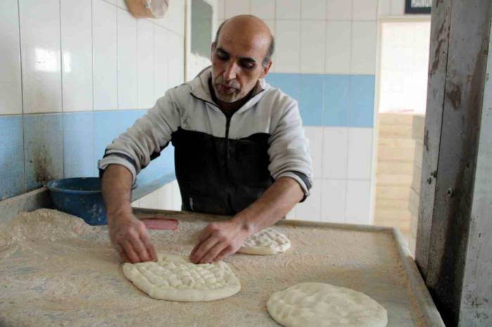 Depremzede Fırıncı Sefa Pemik: "akşam Yatarken Her Şeyimiz Vardı, Kalktığımızda Her Şeyimiz Kayboldu"