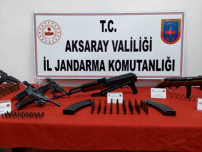 Fırın Bacasındaki Zuladan Cephanelik Çıktı