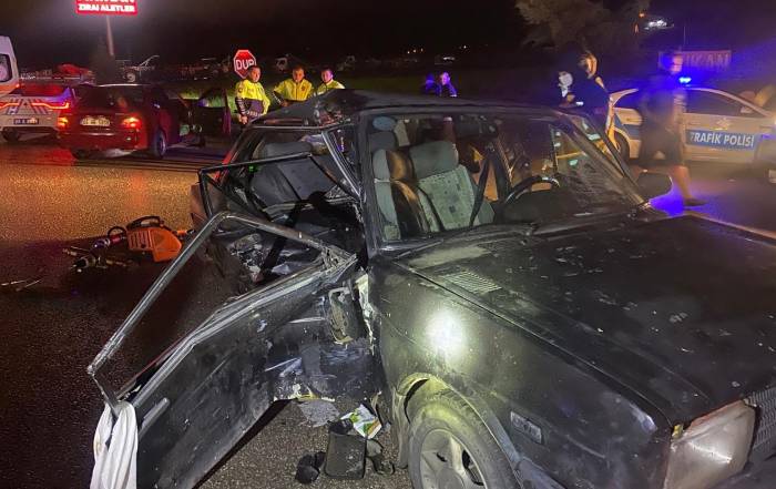 Amasya’da 3 Otomobilin Karıştığı Zincirleme Kaza: 2 Ölü, 8 Yaralı
