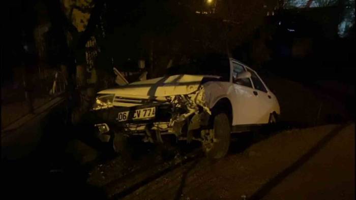 Başkent’te Otomobil Boş Araziye Uçtu: 1 Yaralı