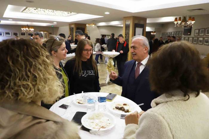 Atatürk Üniversitesinde Bayramlaşma Töreni Düzenlendi