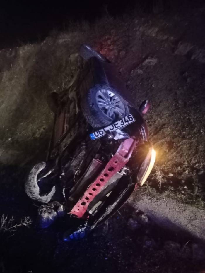 Kontrolden Çıkan Otomobil Şarampole Uçtu Sürücü Yaralandı