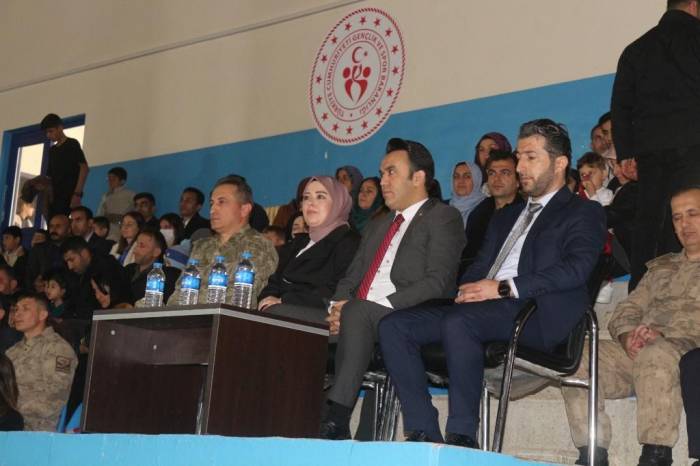 Şemdinli’de 23 Nisan Coşkusu