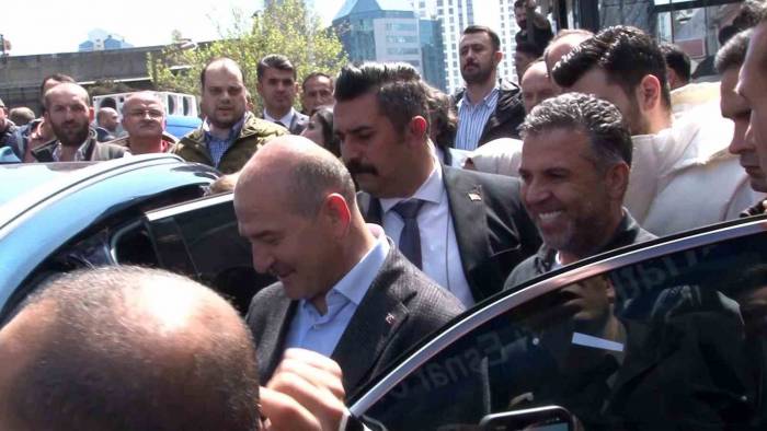 İçişleri Bakanı Soylu, Atatürk Oto Sanayi Sitesi’nde Ustalarla Togg’u İnceledi