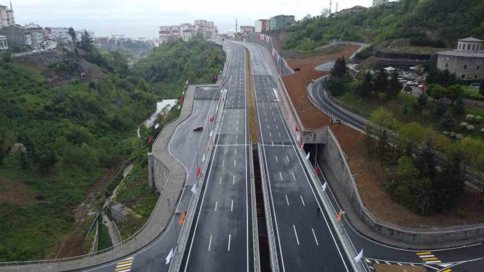 Bakan Karaismailoğlu: "türkiye’nin Dört Bir Tarafında Tam 5 Bin Şantiyede 700 Bin Çalışma Arkadaşımızla Ülkemizin Geleceği İçin Ter Döküyoruz”