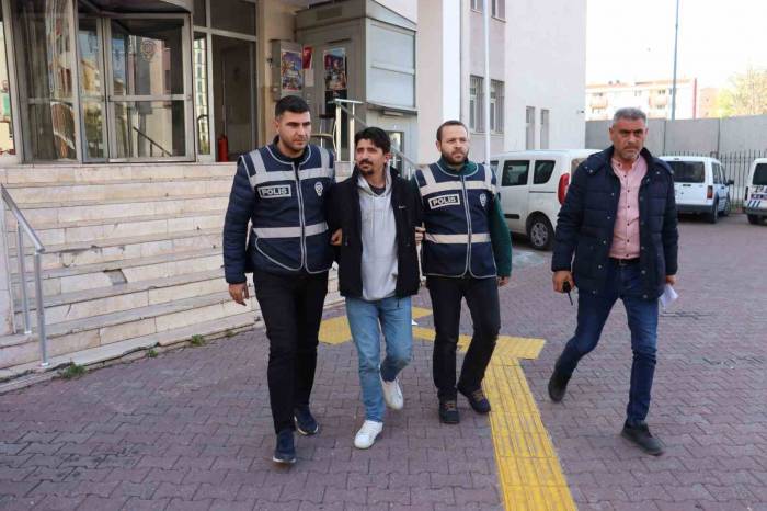 23 Yıl Hapis Cezası İle Aranıyordu, Kaçarken Yakalandı