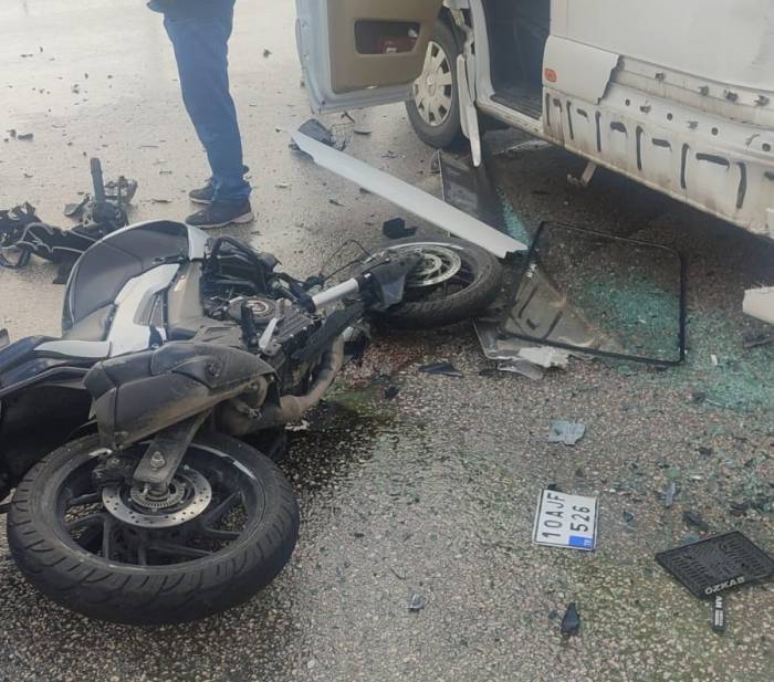 Bandırma Edincik Kavşağında Trafik Kazası: 1 Yaralı